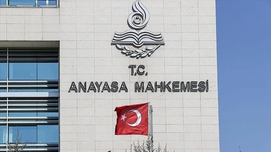 Evlenen Kadın Kocasının Soyadını Kullanmak Zorunda Mıdır?